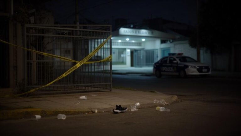 Prisión preventiva para acusado de balacera mortal en fiesta de Santiago